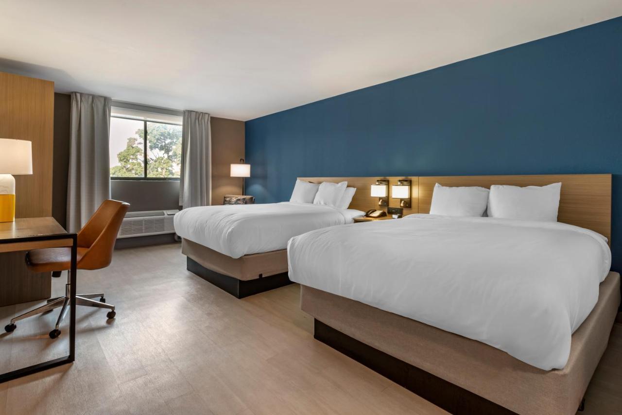 Comfort Inn Philadelphia International Airport West Честер Экстерьер фото
