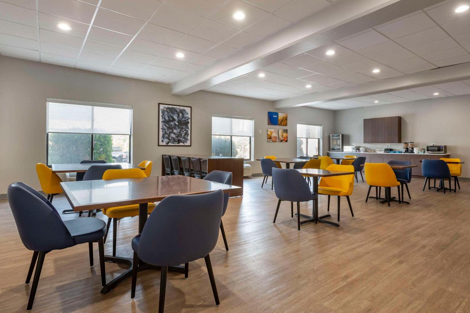 Comfort Inn Philadelphia International Airport West Честер Экстерьер фото