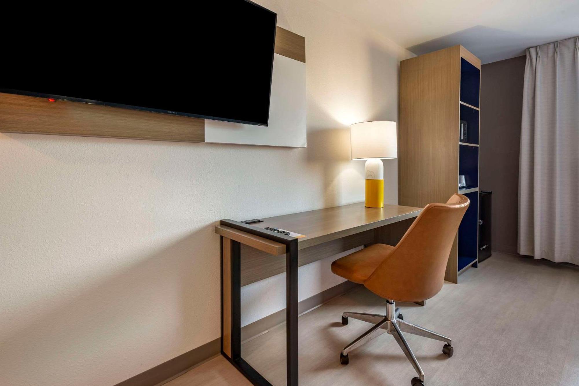 Comfort Inn Philadelphia International Airport West Честер Экстерьер фото