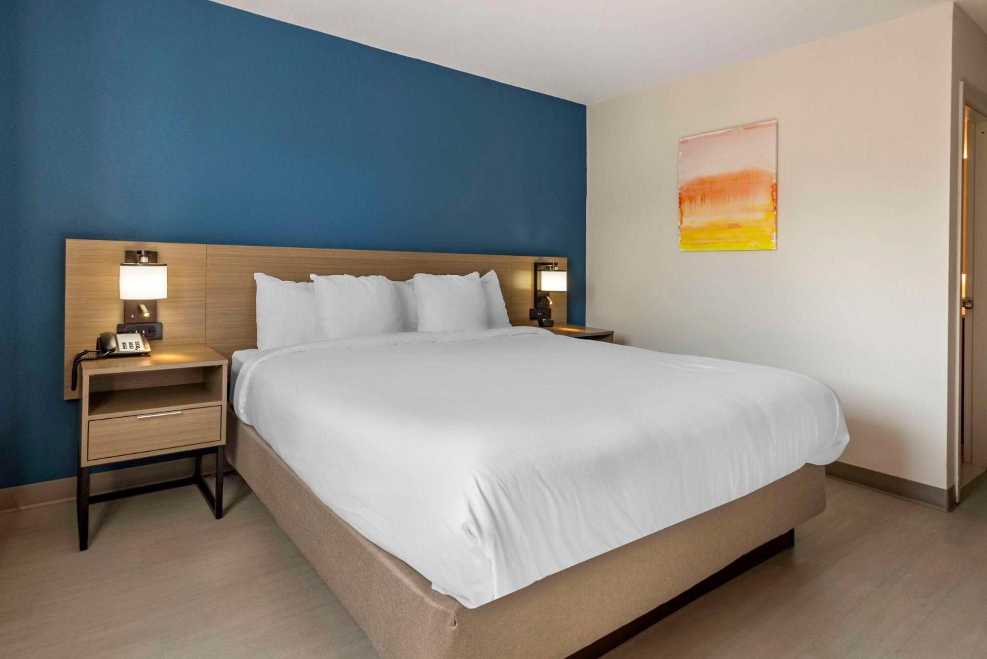 Comfort Inn Philadelphia International Airport West Честер Экстерьер фото