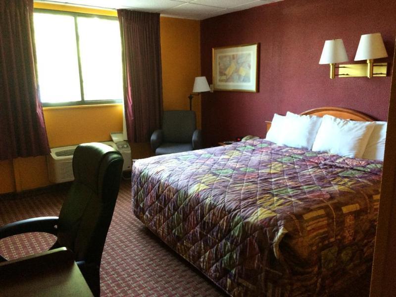Comfort Inn Philadelphia International Airport West Честер Экстерьер фото