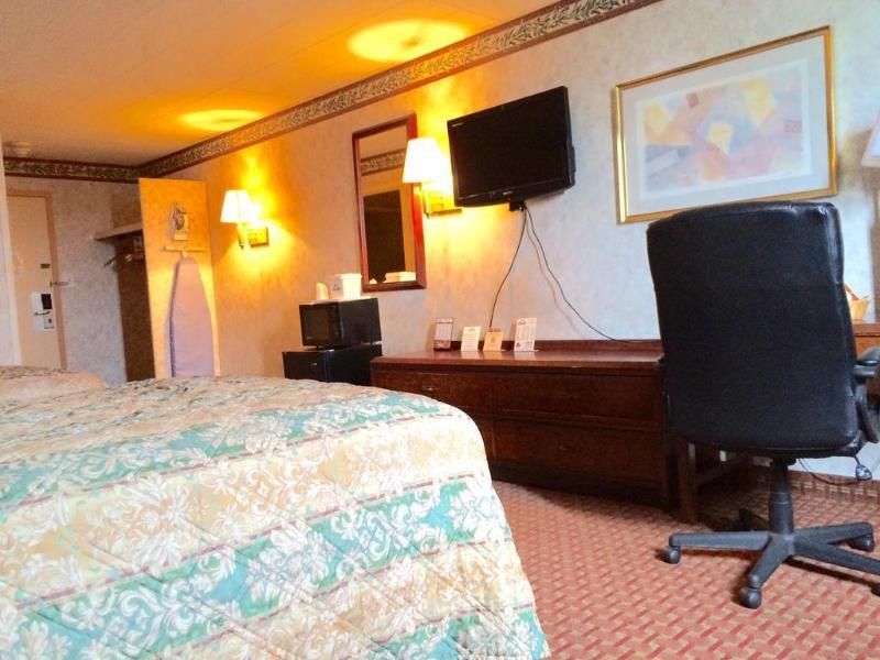 Comfort Inn Philadelphia International Airport West Честер Экстерьер фото